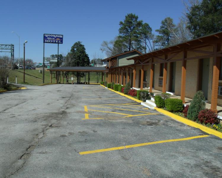 Woodlawn Hills Motel image 8