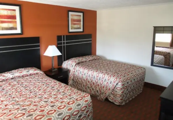 Woodlawn Hills Motel 8